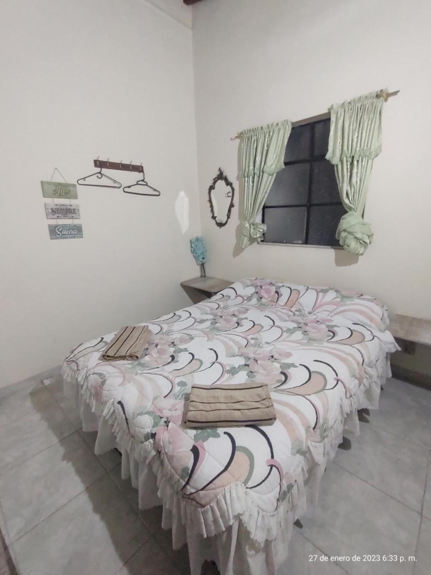 מדיין Pa Pasiar Hostal חדר תמונה